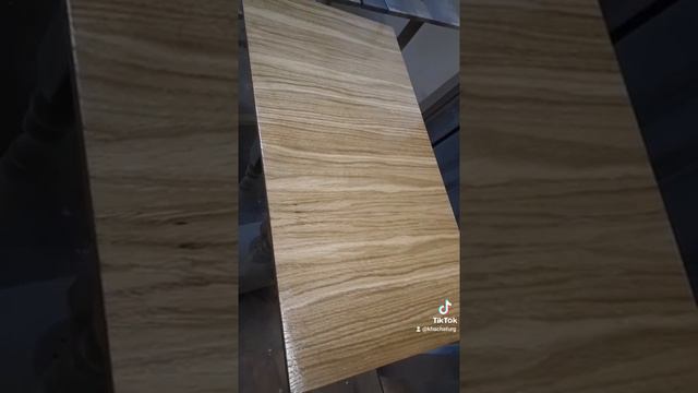 Красивый шпон Дуба. Beautiful oak veneer. Bella impiallacciatura di rovere. Veneer darach álainn.