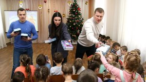 Боксёры вручили подарки детям в Серпухове