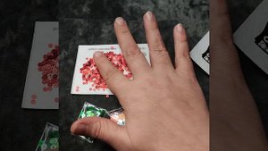 Сколько плоских пайеток в упаковке 2 грамма