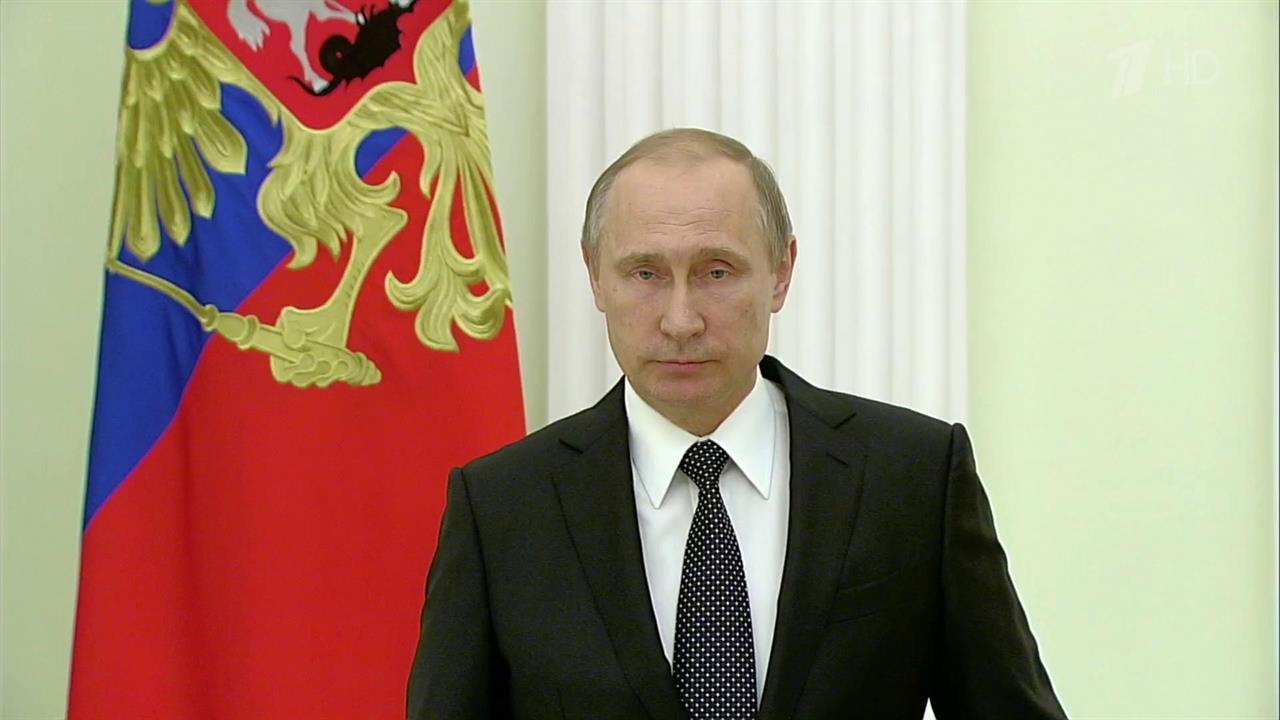 Владимир Путин выступил с телеобращением к народу и президенту Франции