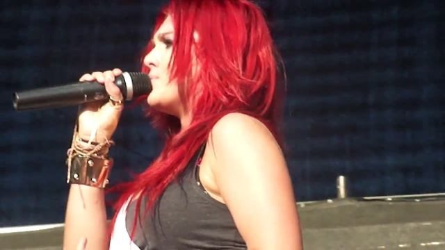 Ewa Farna - Moravské Hrady CZ - Hradec nad Moravicí - 18.8.2012 - Déšť смотреть онлайн