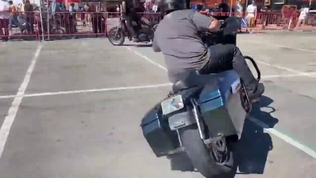 Harley Davidson burnout, drift. Music video (Awolnation - Sail) смотреть онлайн