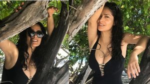 52-летняя САЛЬМА ХАЙЕК похвасталась идеальной фигурой