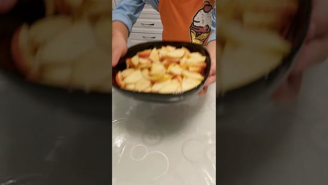 Шарлотка.  #шарлоткарецепт #шарлоткасяблоками