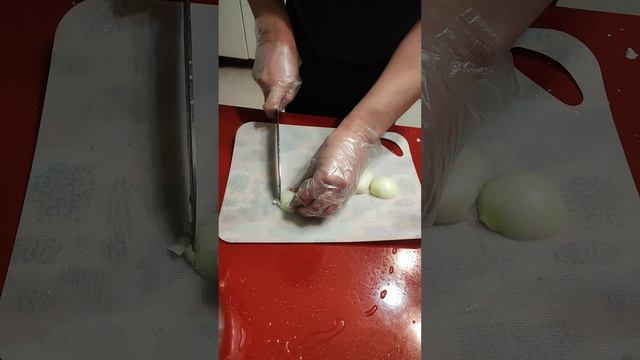 Как разрезать правильно лук