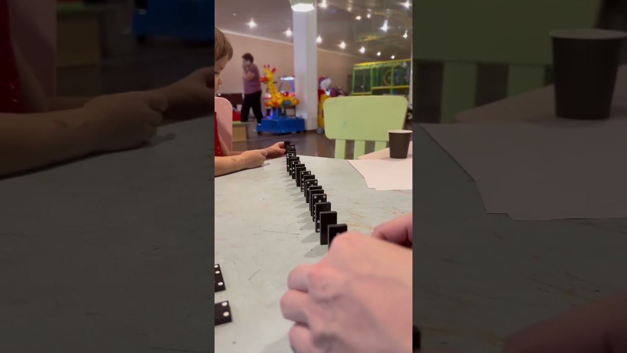 Эмилия ругает папу  #дети #домотдыха #отдыхссемьей #домино #игры #игрушки #стрим #стример #