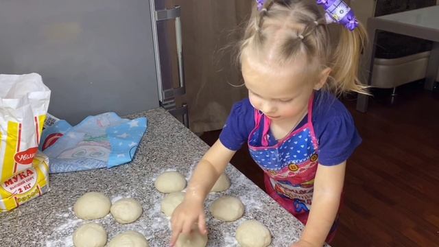 Булочки с изюмом, курагой и черносливом от Февронии