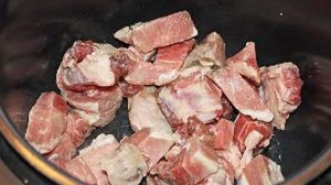 Свинина с овощами в мультиварке