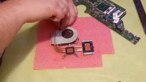 HP pavilion g7 (замена термопасты)Как разобрать ???