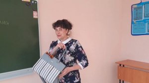 учителя поют песню инстасамки "за деньги да"