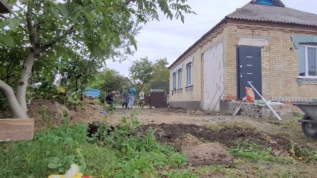Как не дорого выровнять двор????