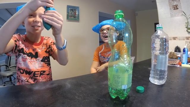 Как содой и уксусом надуть шарик. смотреть онлайн