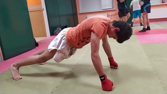 300 отжиманий! смотреть онлайн