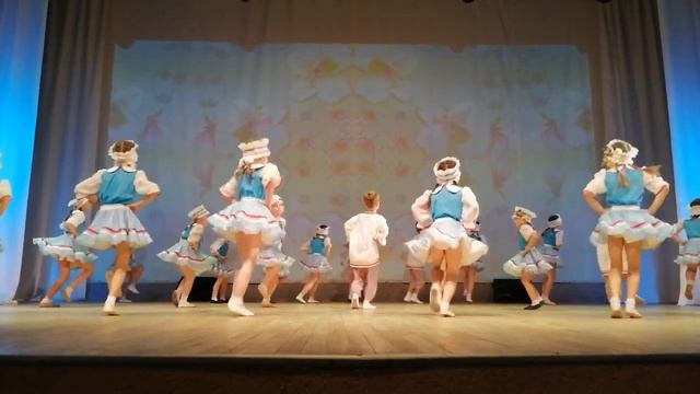 Студия эстрадного танца "Калейдоскоп". Танец "Белорусочка" смотреть онлайн