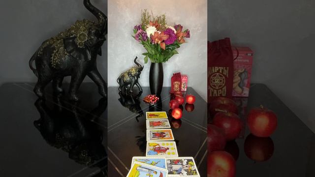 Он молчит и я молчу, что дальше?#таро #тароонлайн #мысличувствадействия #гадание #ктодумаетобомне смотреть онлайн
