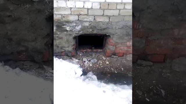Прудная22 заводской район Саратов.Рушится дом!