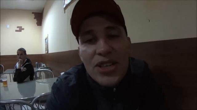 Гуляем в баре \ Славик поёт в караоке и танцуем смотреть онлайн