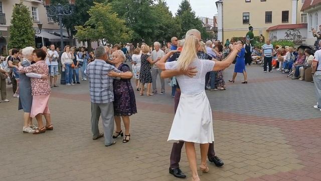 ВАЛЬС? На Летнем Балу!
