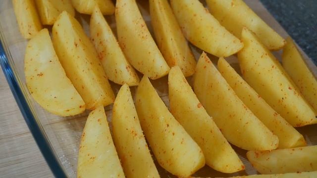 ФАНТАСТИЧЕСКИЙ картофель по-деревенски В ДУХОВКЕ [ + соус из АВОКАДО ] смотреть онлайн