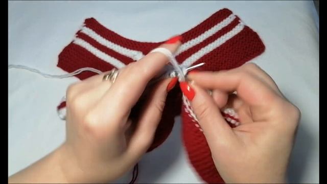 Простые и очень удобные следки тапочки на двух спицах одним полотном. Неспадающие следки-тапочки.