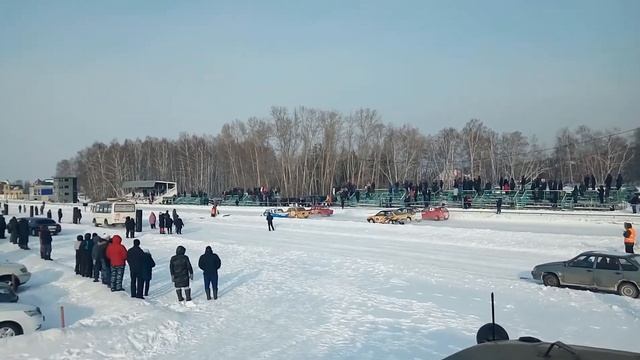 Гонки. Курганский ипподром супер заезд. 22.02.2021 г. смотреть онлайн