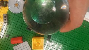 ШАР-ЛУПА, Увеличительный большой стекланный шарик полностью вылитый из стекла, прикольный прикол