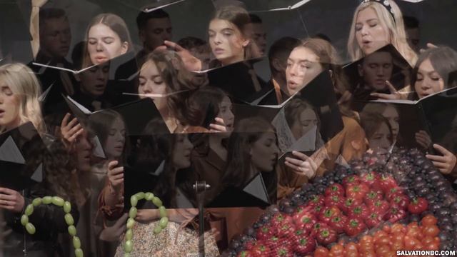 Пение «Хвалите Имя Господне» - Молодёжный Хор смотреть онлайн