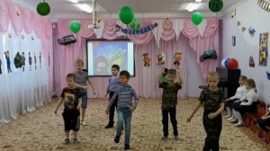 Танец мальчиков в доу на 23 февраля, под композицию"Вдв с неба привет".