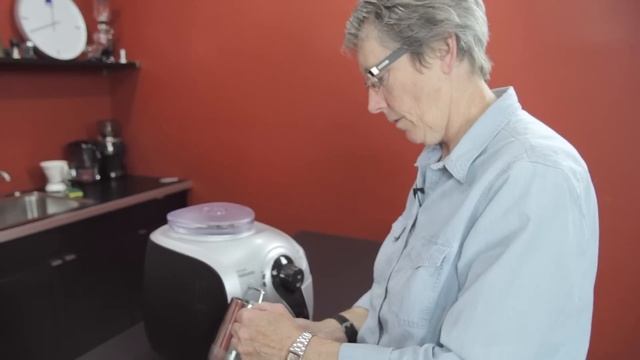 Saeco Xsmall Espresso Machine | Crew Review смотреть онлайн