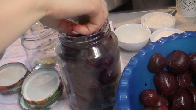 МАРИНОВАННАЯ СВЕКЛА ЦЕЛИКОМ НА ЗИМУ смотреть онлайн