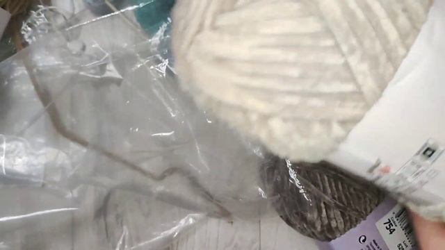 Плюшевая пряжа Ярнарт дольчи и гималай долфин. Распаковка