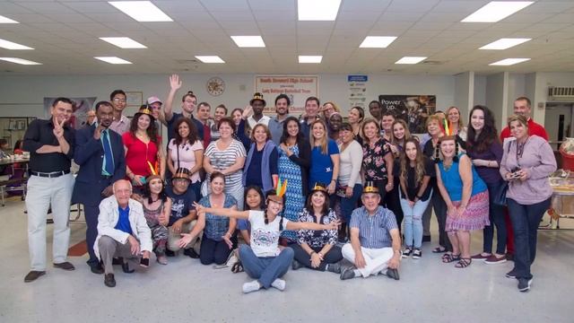 Thanksgiving at American School ? День Благодарения в американской школе смотреть онлайн