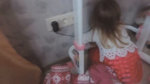 Приколы с детьми 2016 Сладкий сон под столом