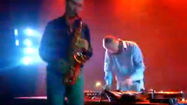 Syntheticsax & Andrew smile смотреть онлайн