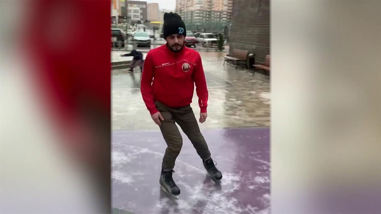 Улицы Ростова-на-Дону превратились в каток из-за ледяного дождя