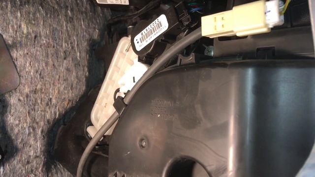 Как правильно использовать автономку на Ниссан Лиф?Или как работает климатическая заслонка хитера? смотреть онлайн