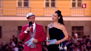 Галич и Хрусталев пожелали выпускникам аплодисментов в постановке под названием жизнь