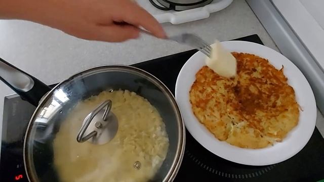 Картофельные лепёшки или большой драник.