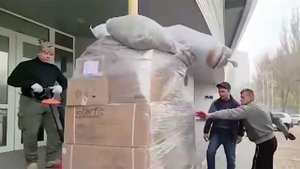 В Мариуполь гуманитарная миссия РФ доставила помощь из Италии в перинатальный центр больницы.