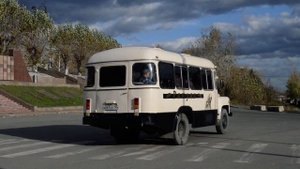 Мой любимчик и раритет - Громкий Автобус КАвЗ-685М №А 067 ХХ 196 Выезжает на развоз людей по Ивделю