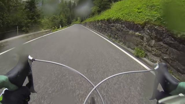 Passo dello Stelvio - Full 25km long bike descent смотреть онлайн