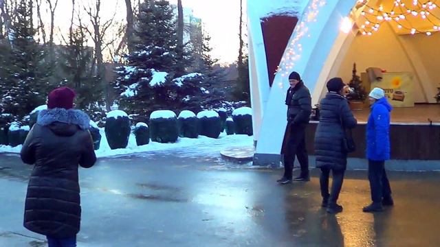 Качается вагон Танцы в парке Горького Харьков Январь 2022 смотреть онлайн