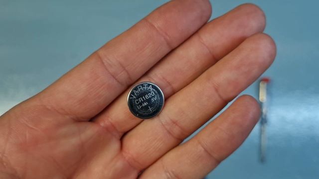 Как открыть ключ автомобиля Фольксваген, Ауди, Сеат, Шкода, чтобы поменять аккумулятор смотреть онлайн