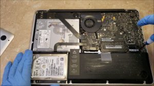 How to replace (swollen) battery on MacBook Pro 2009 to 2012. Full HD