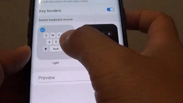 Samsung Galaxy S9: How to Change Keyboard Background Color to Black / White смотреть онлайн