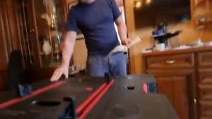 Складной стол для чистки оружия KETER.