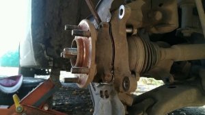 Замена ступичного узла Тойота Приус альфа своими руками. Replacement of the Toyota Prius Alpha hub.