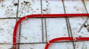 Монтаж УШП. Этап 6: укладка труб водяного тёплого пола и опрессовка