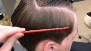 Мужская стрижка на пальцах - фрагмент