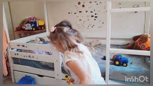 САМЫЙ ЛУЧШИЙ ДОКТОР! Варя играет в доктора! Лечим маму :)